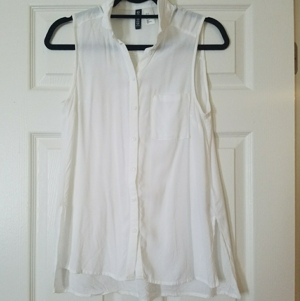 H&M Divided White Button-Down Sleeveless Blouse
